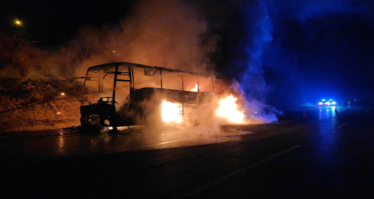 Adana’da Yolcu Otobüsü Alevlere Teslim Oldu