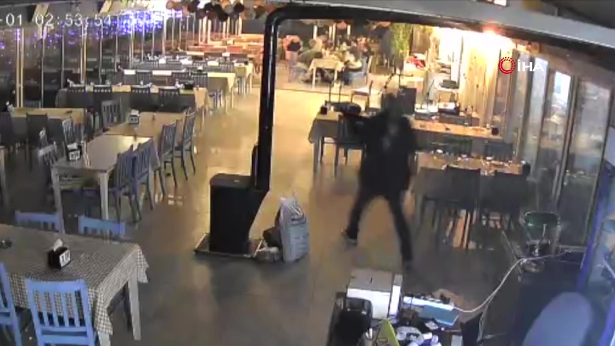 Balıkesir’de Restorana Silahlı Saldırı: 1 Ölü, 3 Yaralı