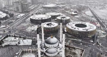 Başakşehir’de Karın Büyüsü: Dronla Kaydedilen Akıllara Durgunluk Veren Görüntüler