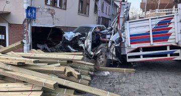 Beykoz’da Trafik Kazası: Kamyon Dükkana Girdi, İki Can Kaybı