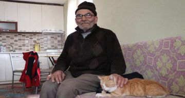 Bolu Mudurnu’da Yangın Sırasında Kedisine Sarılan Ali Meşe Hayatını Kaybetti