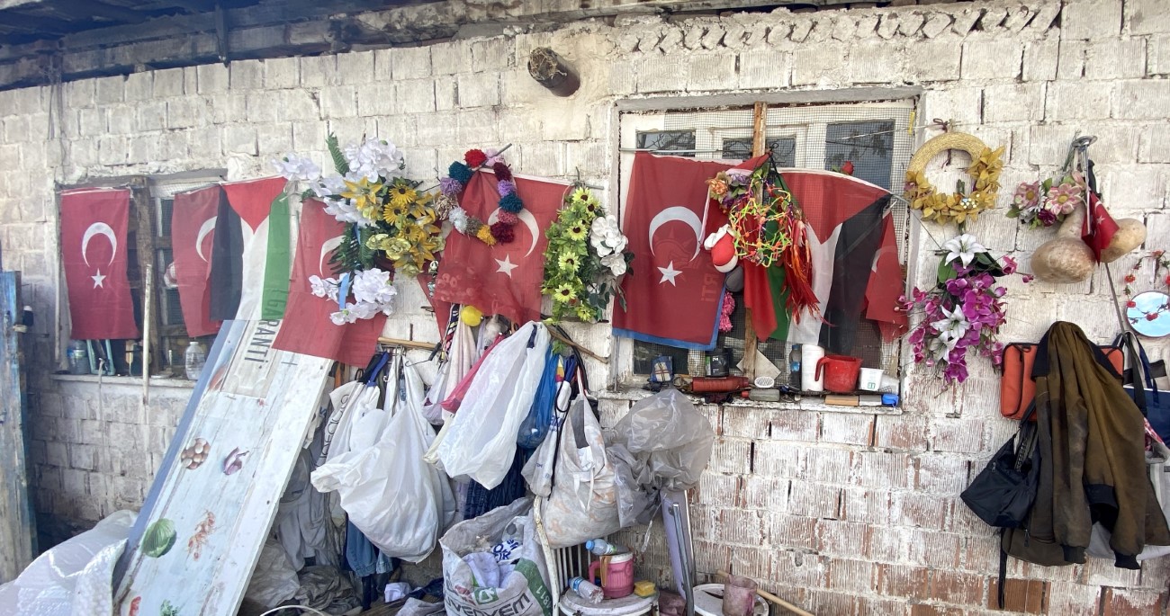 Çorum’da Bir Yaşam Öyküsü: 79 Yaşında Bir Adamın Bayrak Sevgisi