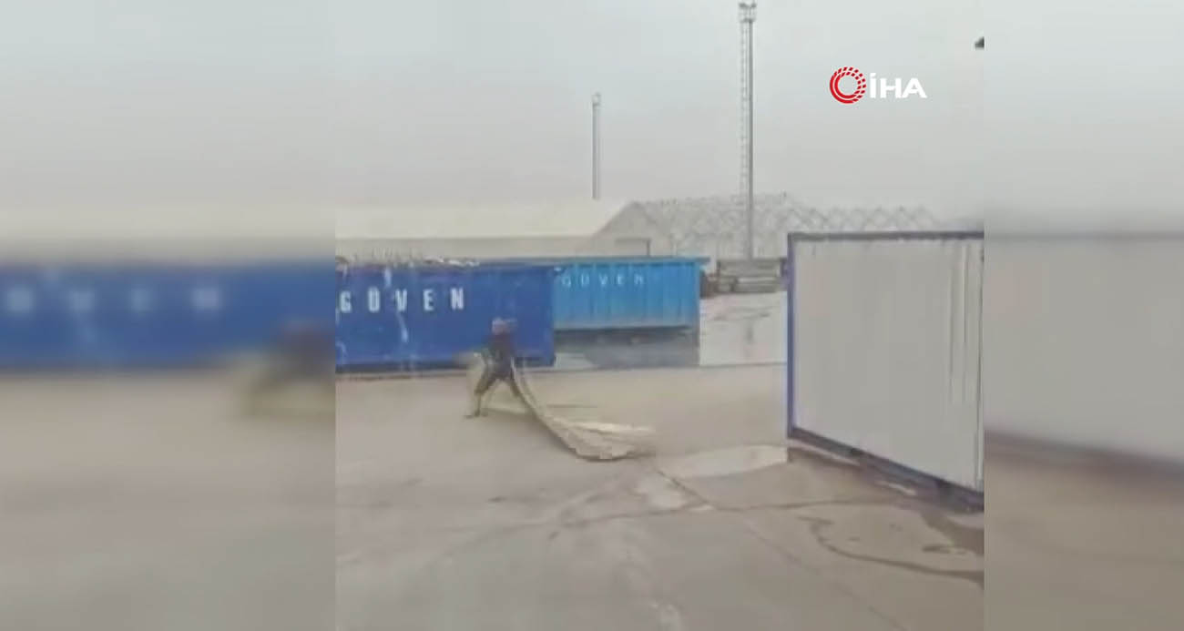 Dilovası Limanı’nda Fırtına Konteynerleri Uçurdu
