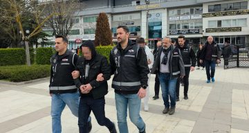 Düzce’de Dikkatli Bir Tapu Memuru Büyük Bir Dolandırıcılığı Önledi