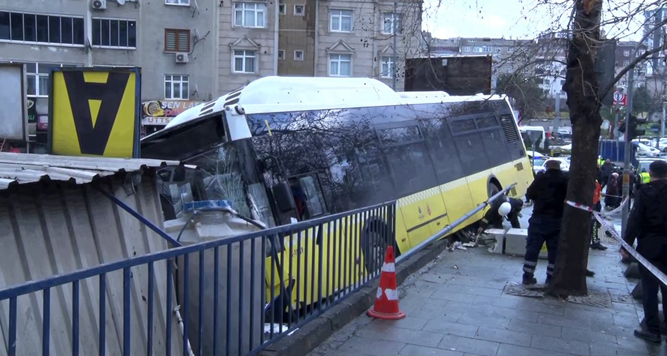 Esenler’de Yolcu Dolu İETT Otobüsü Otoparka Girdi: Büyük Tehlike Atlatıldı