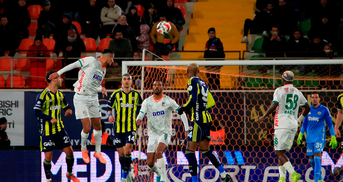 Fenerbahçe, Alanyaspor Karşısında 5 Gollü Mücadelede Galip