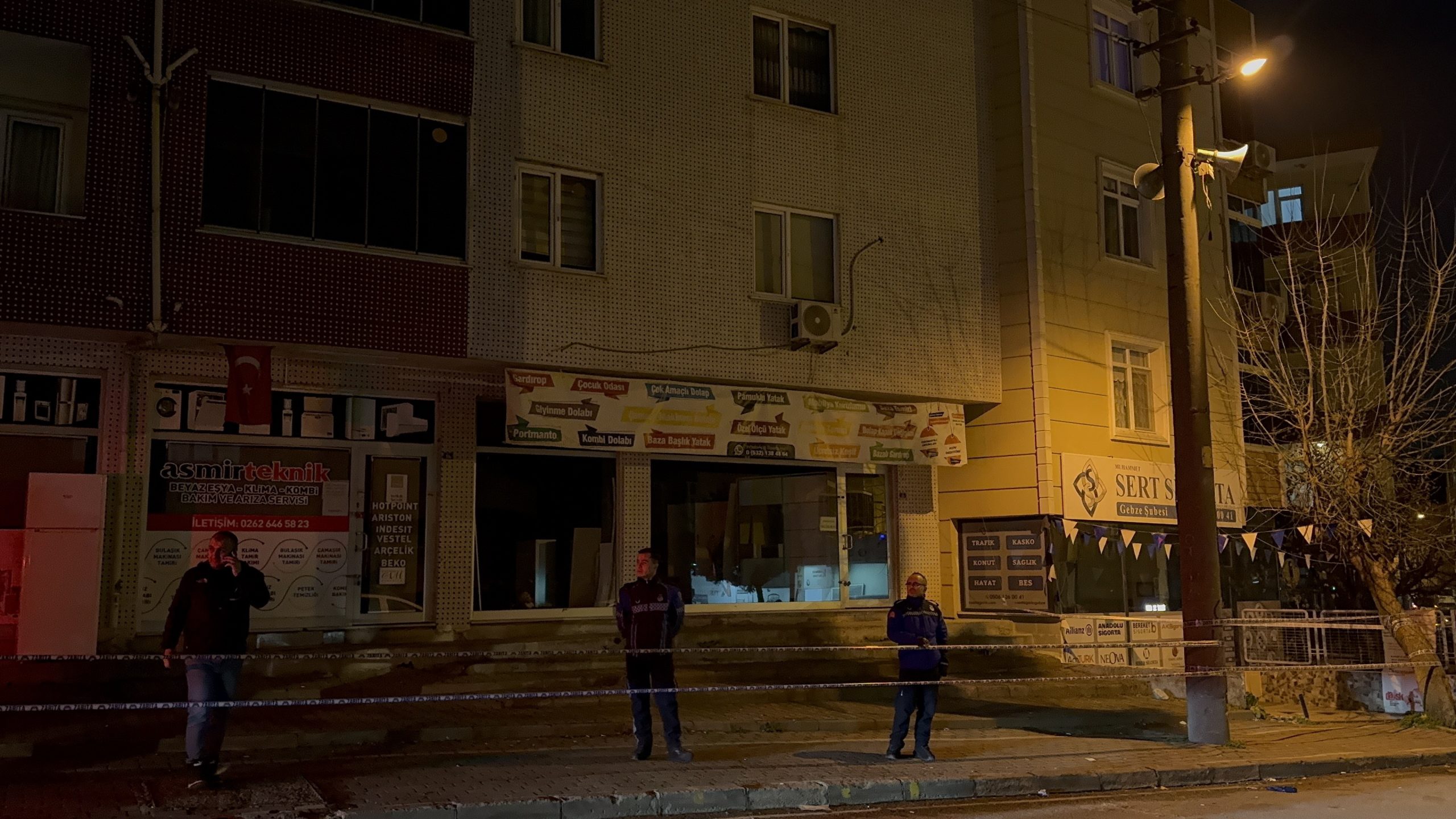 Gebze’deki Apartmanda Çökme: Bina ve Yakın Konutlar Boşaltıldı