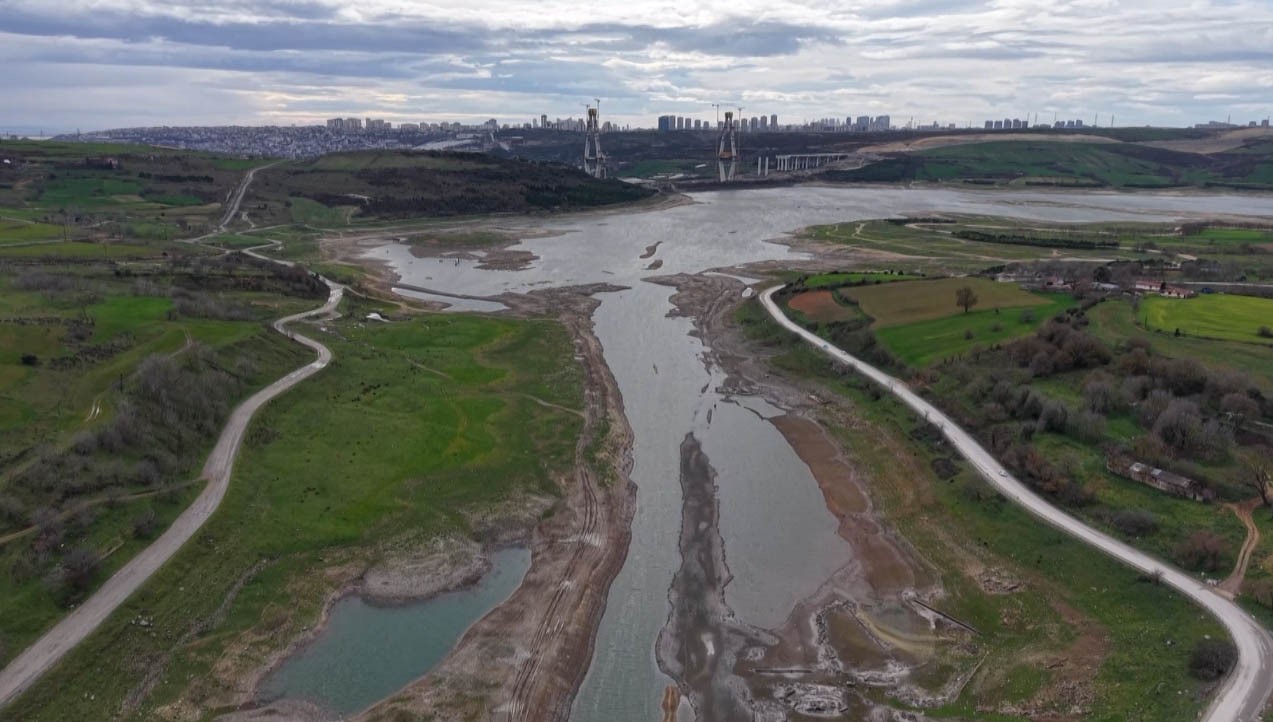 İstanbul Sazlıdere Barajı’nda Su Seviyeleri Alarm Veriyor