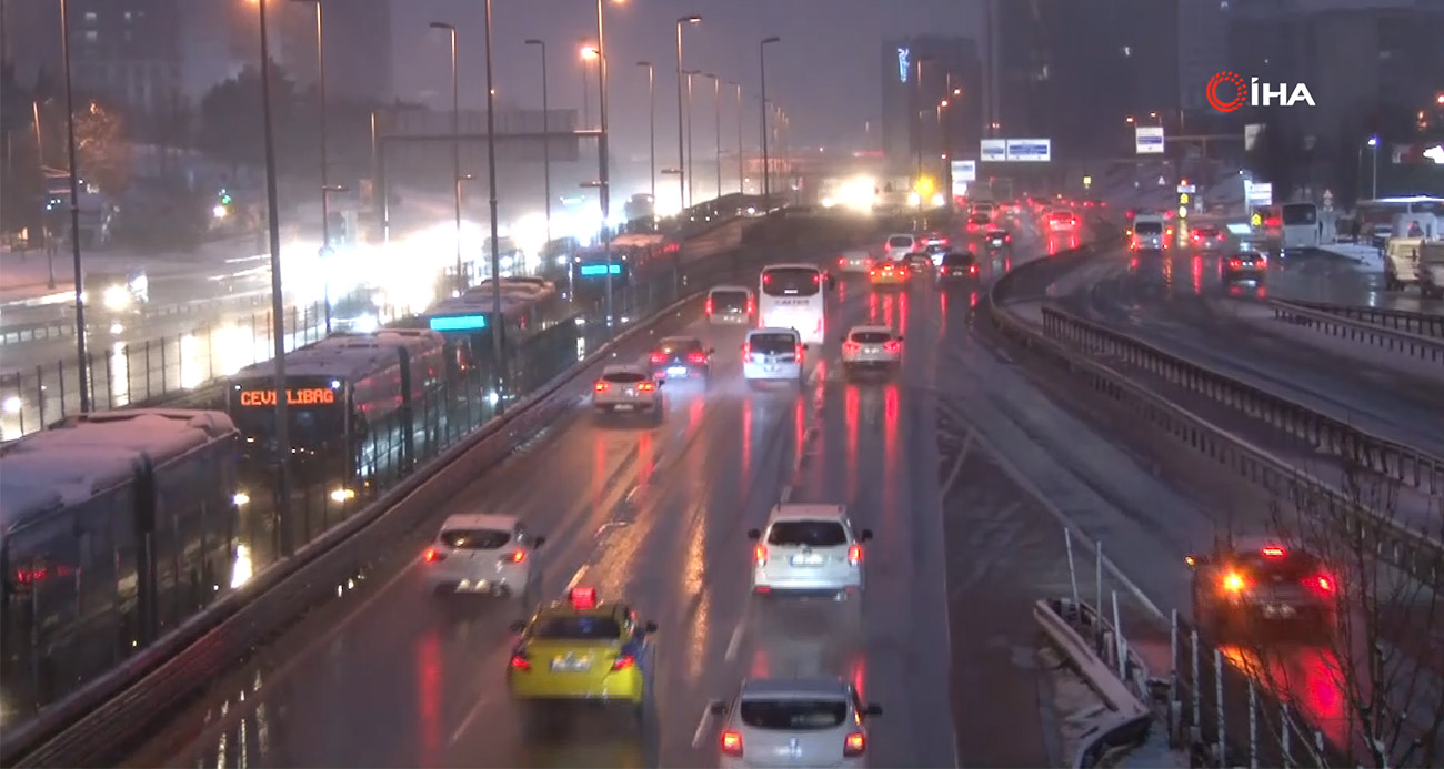 İstanbul’da Karın Trafik Üzerindeki Etkisi: Yoğunluk %81 Seviyelerine Ulaştı