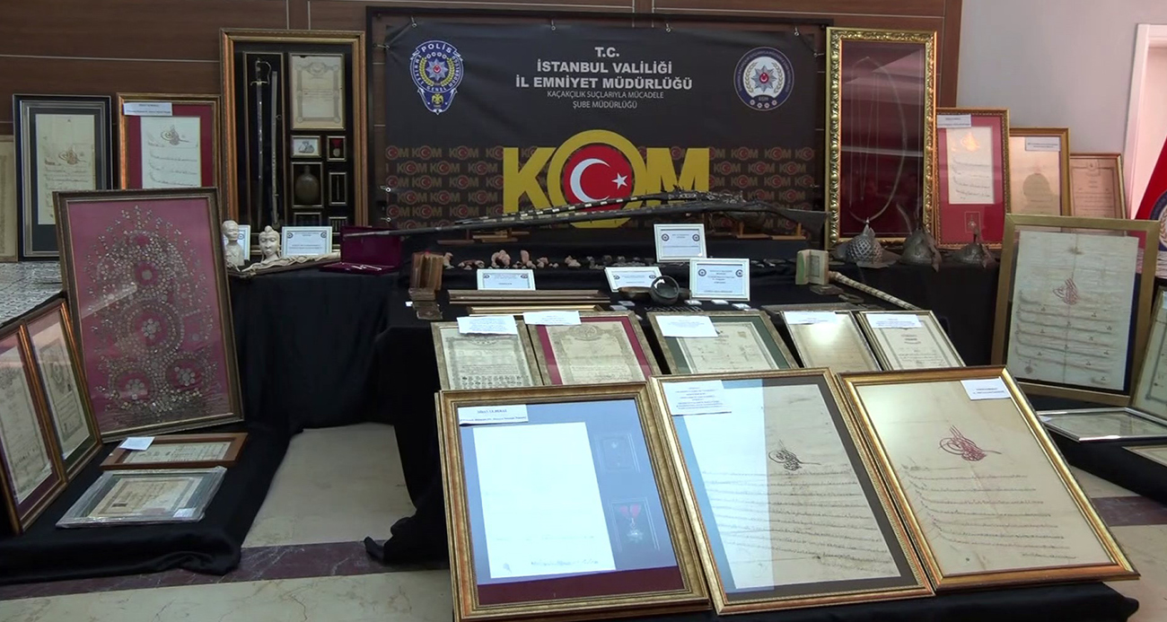 İstanbul’da Tarihi Eser Kaçakçılığı Operasyonu: Osmanlı Dönemi Eserleri de Dahil Binlerce Eser Ele Geçirildi