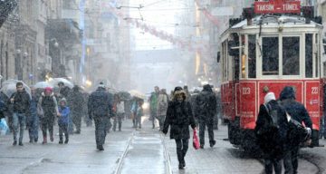 İstanbul’da Yoğun Kar Yağışı Nedeniyle Beş İlçede Okullar Tatil