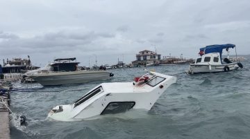 İzmir Karaburun’da Fırtına Tekneleri Batırdı