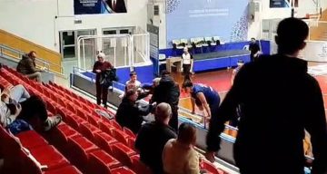 Kocaeli’de U16 Basketbol Karşılaşmasında Gergin Anlar