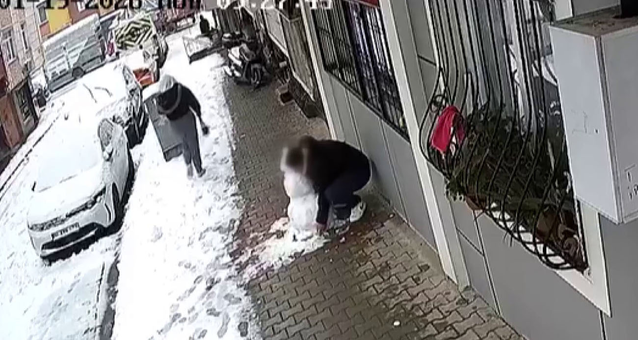 Küçükçekmece’de Çocukların Yaptığı Kardan Adam Çalındı