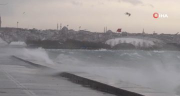 Marmara Bölgesi’nde Şiddetli Lodos: Gemiler Demir Attı