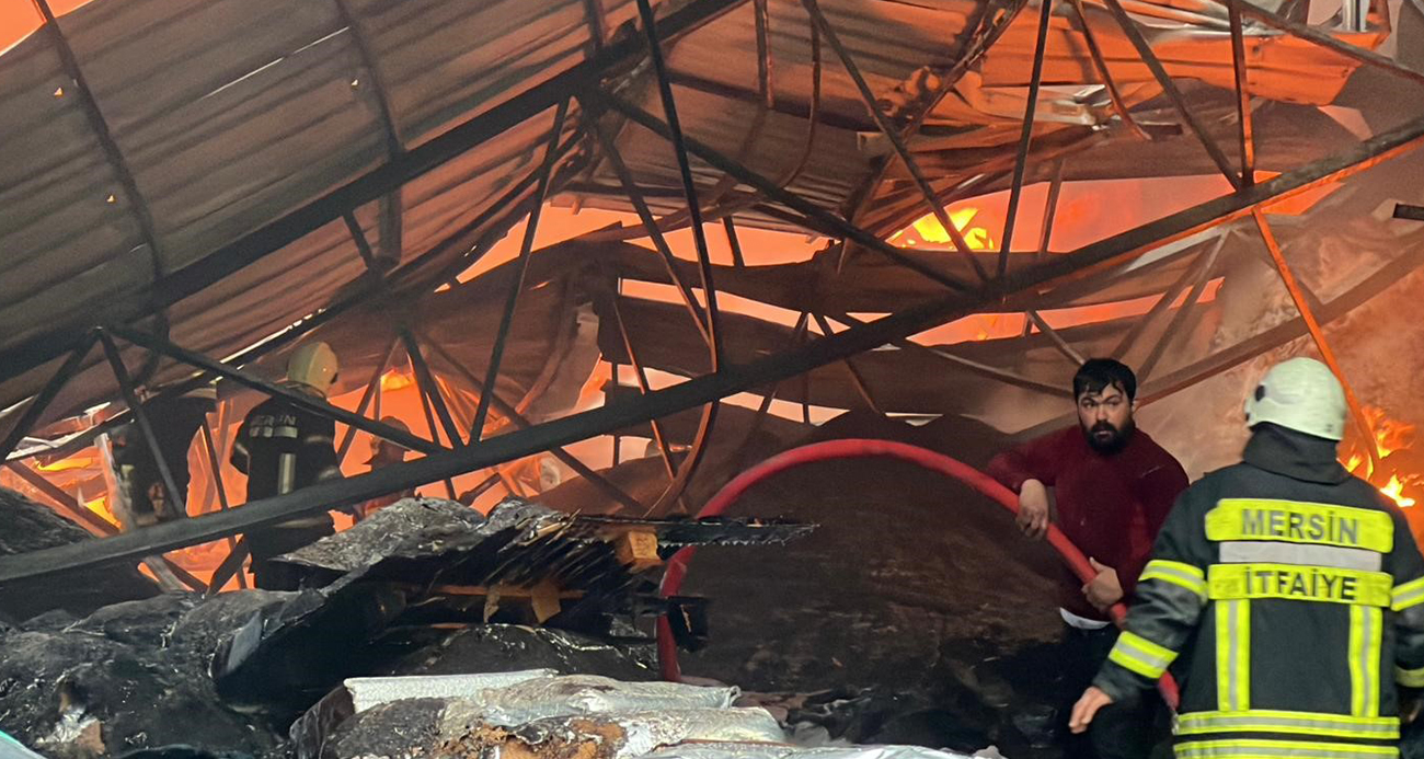 Mersin Toroslar’da Plastik Depo Alev Alev