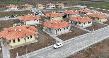 Osmaniye’de Depremzedelere Yeni Konutlar Teslim Edildi