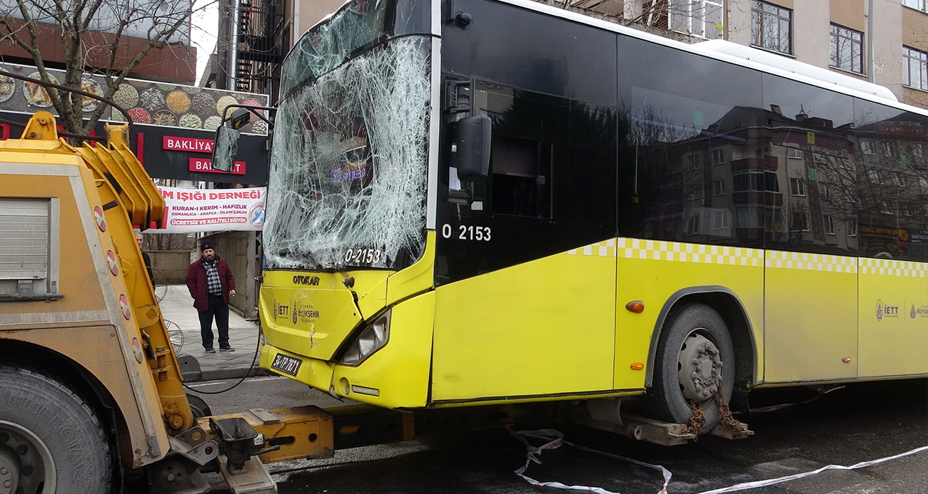 Sancaktepe’de İETT Otobüsleri Kaza Yaptı: 3 Yaralı