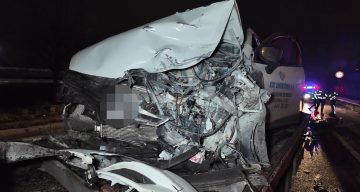 Sancaktepe’de Ters Şeritteki Otomobil Kazaya Neden Oldu: 2 Yaralı