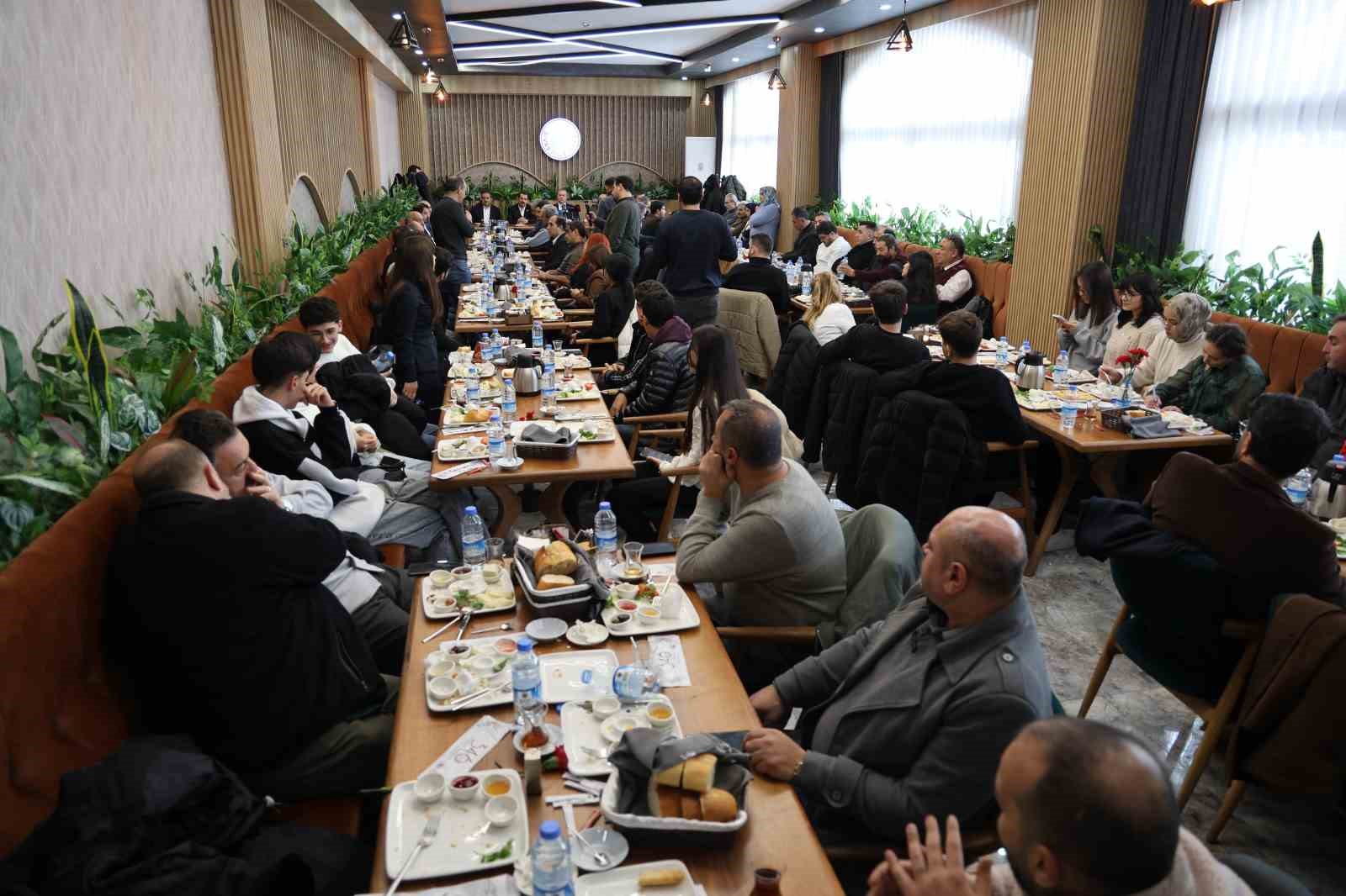 Sivas Belediye Başkanı Dr. Adem Uzun, Gazetecilik Mesleğinin Zorluklarına Dikkat Çekti