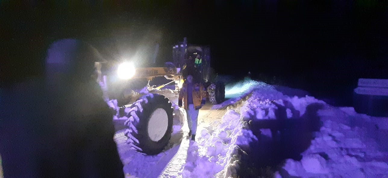 Sivas Zara’da Kar Mücadelesi: Rahatsızlanan Vatandaşa Uzun Süren Kurtarma Operasyonu