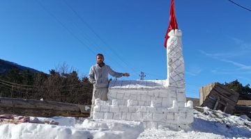 Sivas’ın Koyulhisar İlçesinde Karla Gelen Hayaller: Kız Kulesi