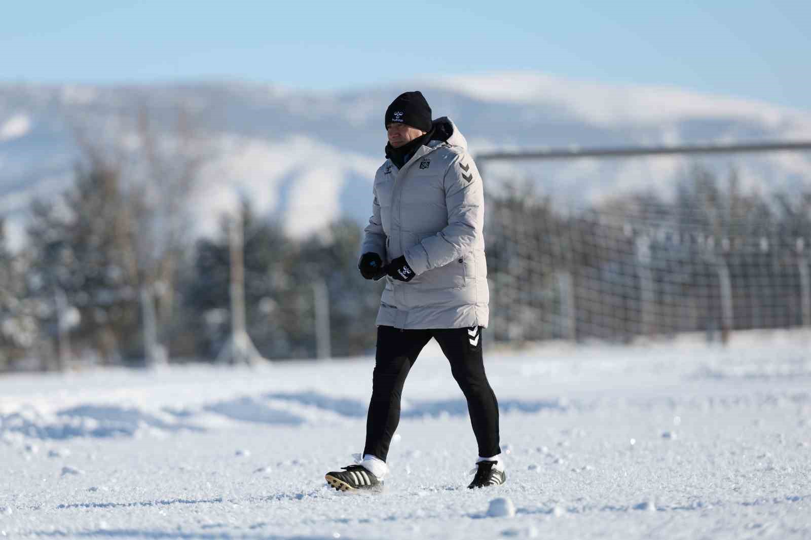 Sivasspor, Eksi 15 Derecede Erzurumspor Maçı Hazırlıklarına Başladı