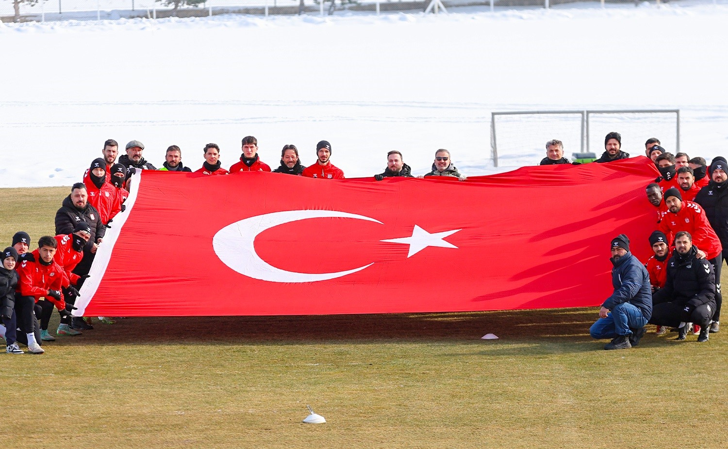 Sivasspor, Türk Bayrağına Yapılan Saldırıyı Kınadı