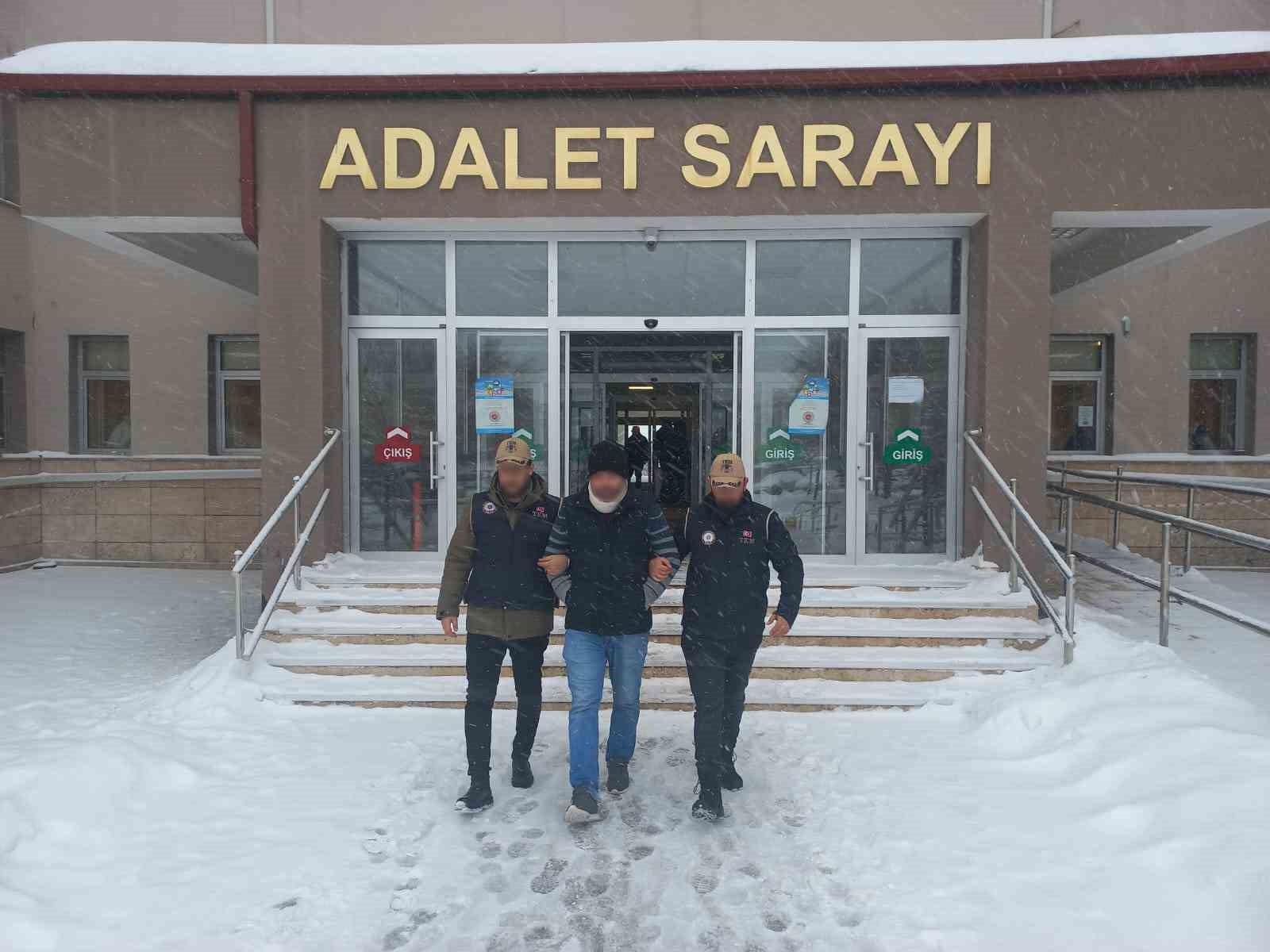 Sivas’ta Aranan FETÖ Üyesi Yakayı Ele Verdi