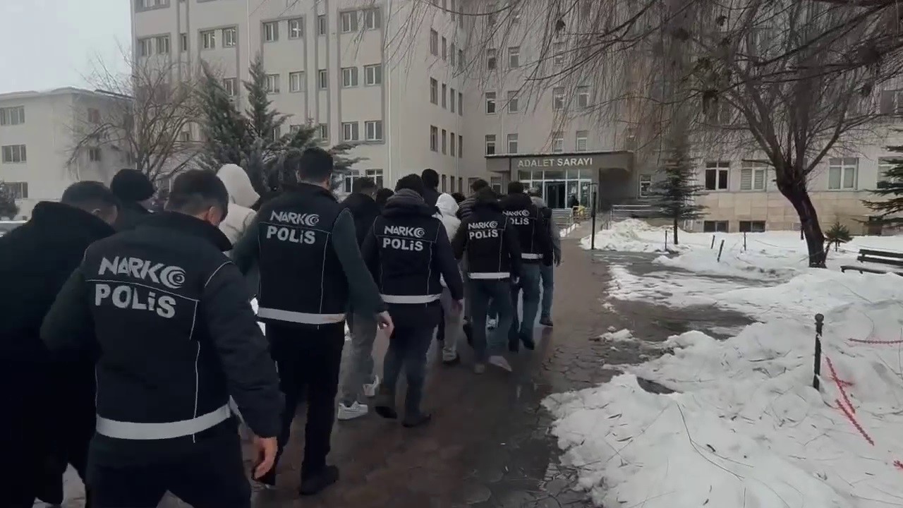 Sivas’ta Büyük Narkotik Operasyonu: 7 Şüpheli Tutuklandı