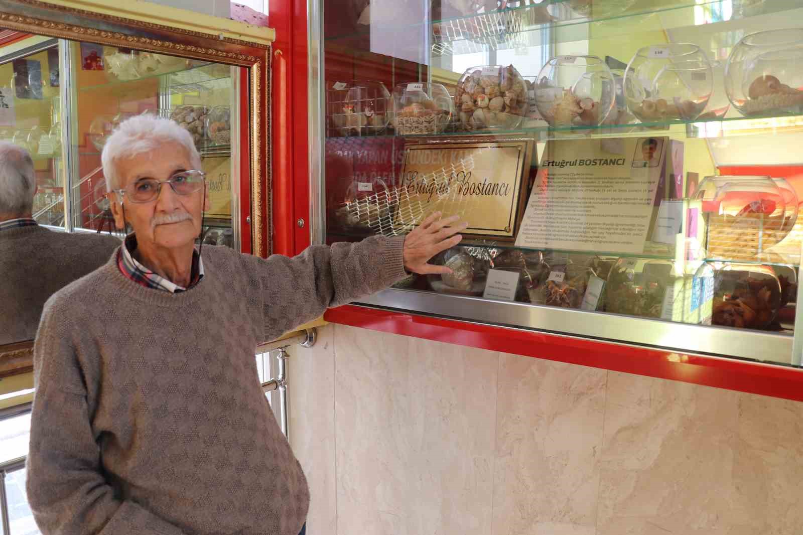 Sivas’ta Emekli Öğretmenin Biyoloji Tutkusu Eğitim Mirasına Dönüştü