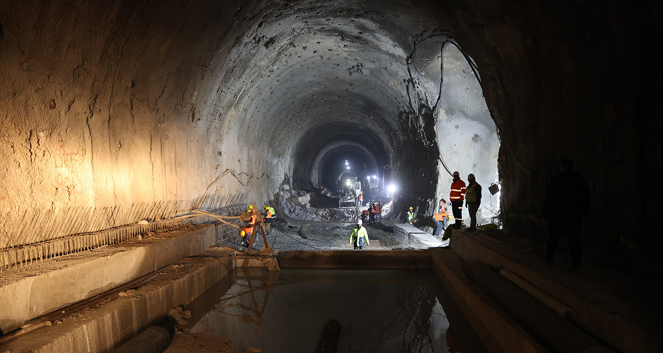 Sivas’ta Geminbeli Tüneli İnşaatı Hala Tamamlanamadı, Vatandaşlar İsyan Etti
