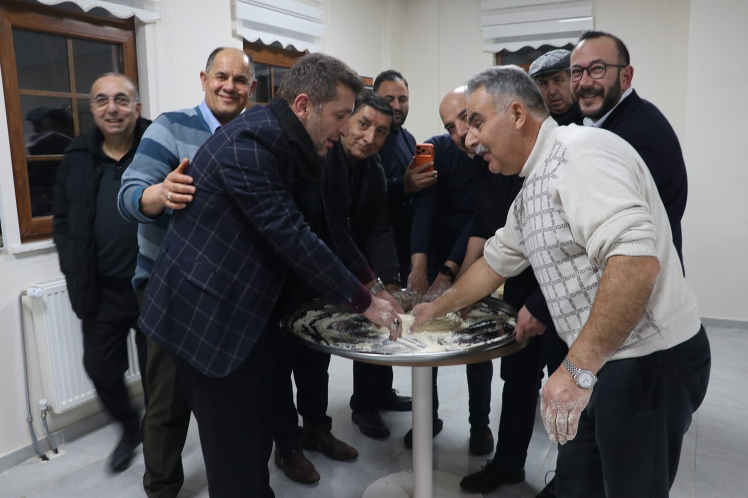 Sivas’ta Kış Gecelerinin Sıcak Lezzeti: El Emeği Tel Helva