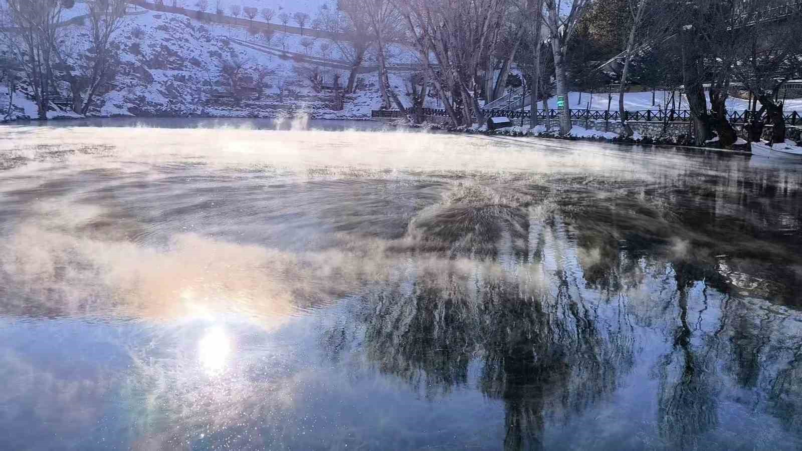 Sivas’ta Sibirya Soğuklarına Meydan Okuyan Gökpınar Gölü