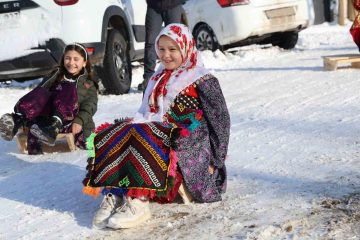 Sivas’taki Köy Öğrencilerine Kızak Sürprizi: Poşetten Ahşaba Mutlu Geçiş