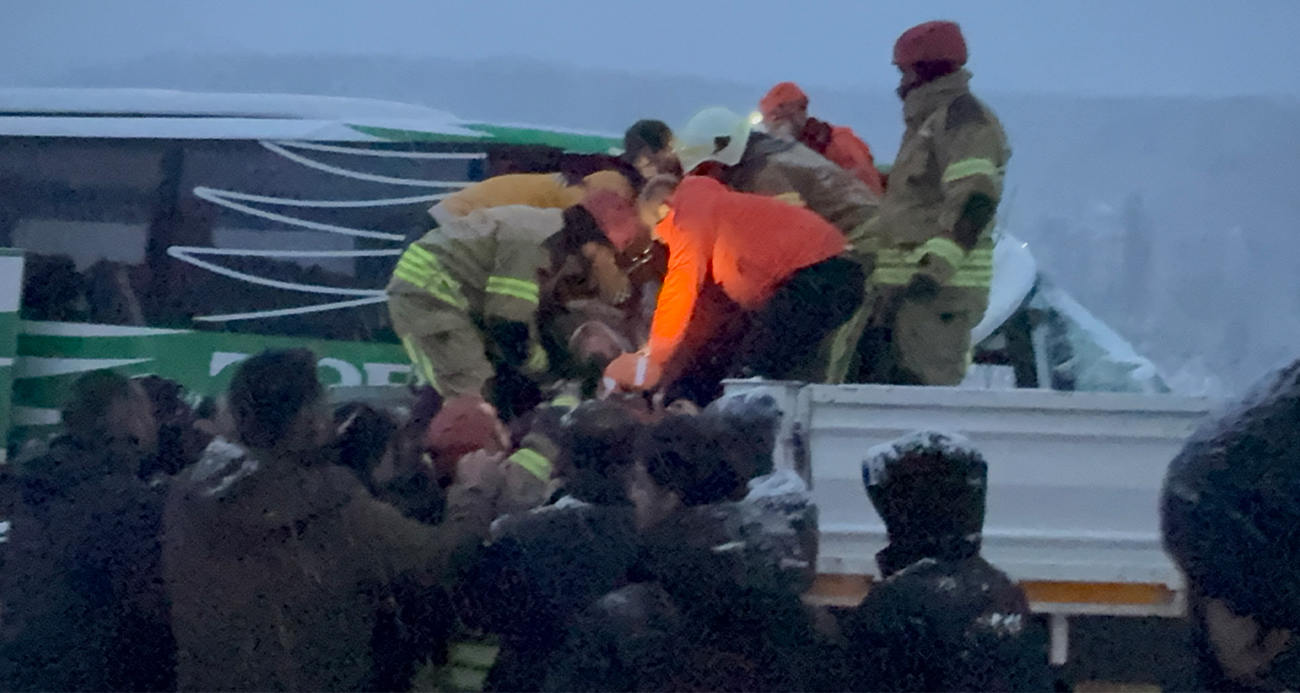Tokat’ta Yolcu Otobüsü Tıra Çarptı: 12 Yaralı