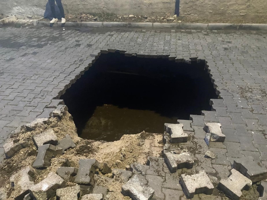 Turgutlu’da Çöken Yolda İnsan Kemikleri Keşfedildi