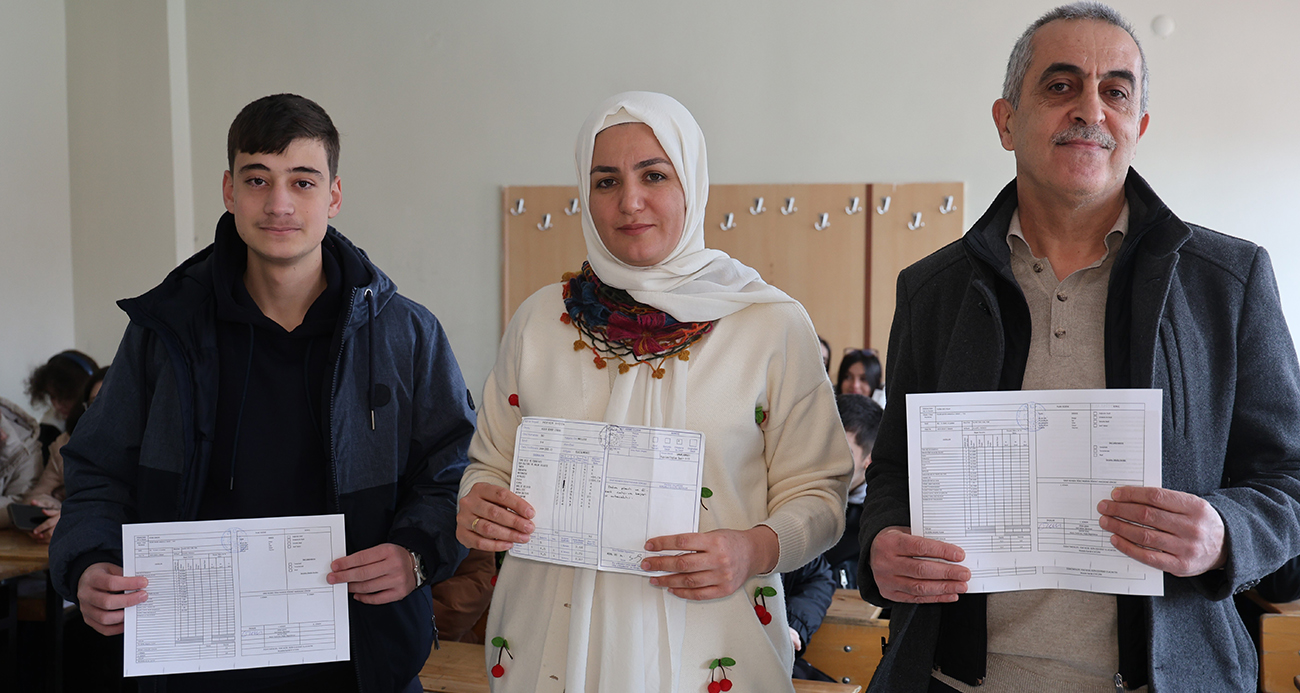 Üç Nesil Bir Arada: Elazığ’da Anlamlı Karne Günü