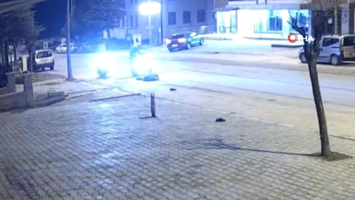 Uşak’ta Motosiklet Kazası: Bir Yayanın Hayatını Kaybettiği Anlar Kamerada