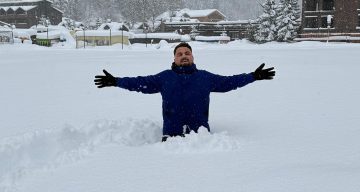 Uzungöl’de Yoğun Kar Yağışı Hayatı Etkiliyor