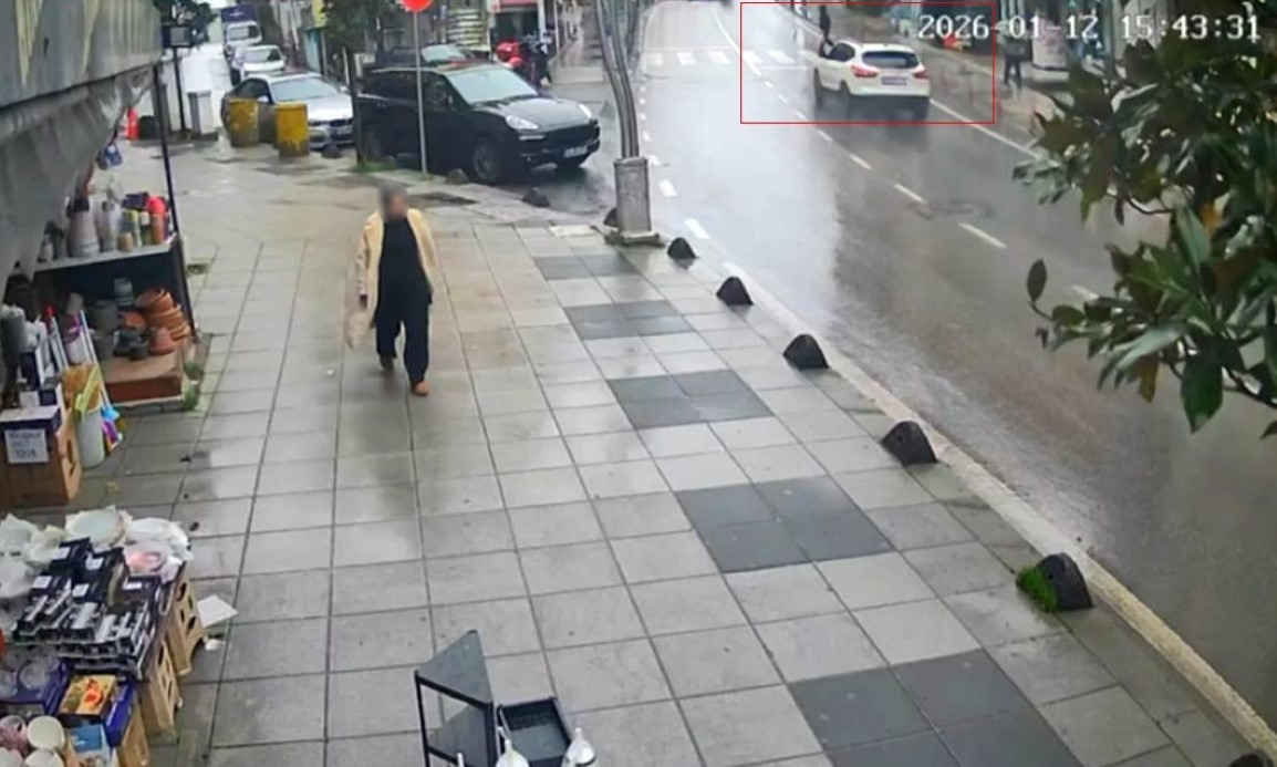 Yaya Geçidindeki Kaza: Ağır Yaralanan Kadın Yoğun Bakımda