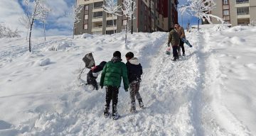Yoğun Kar Yağışı Sebebiyle Beş İlde Eğitime Ara Verildi