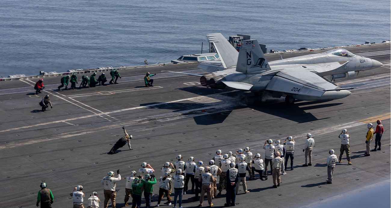 ABD Heyetinden USS Abraham Lincoln Uçak Gemisine Önemli Ziyaret