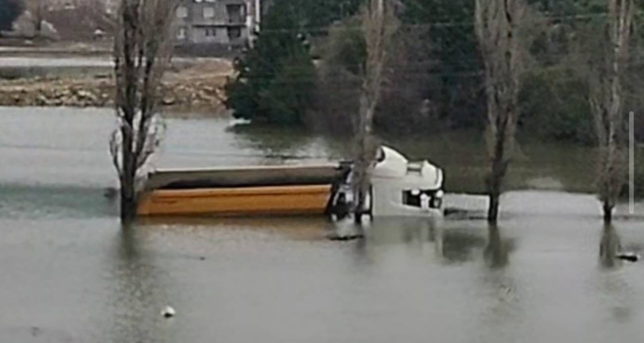 Adana Karaisalı’da Baraj Taşkını Köyü Sular Altında Bıraktı