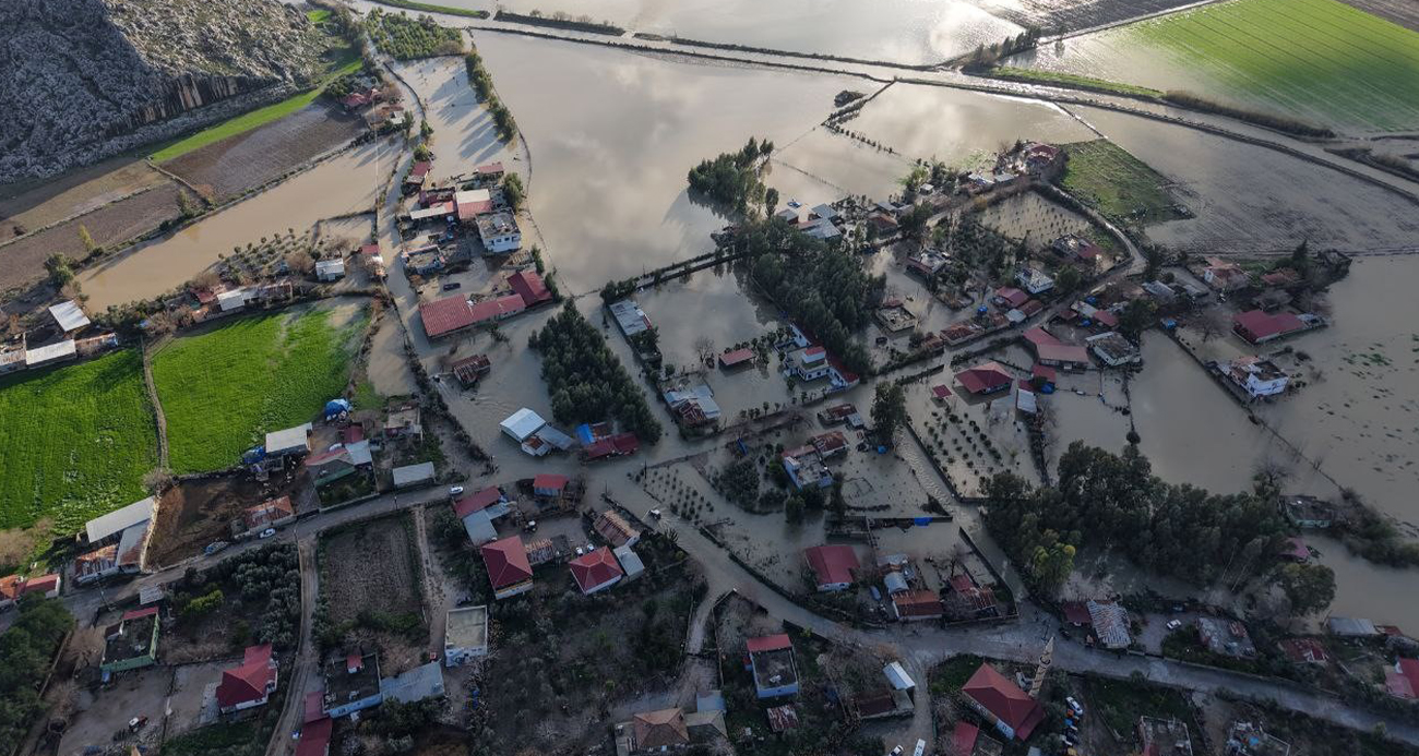 Adana Kozan’da Sel Felaketi: Tarım Arazileri ve Evler Sular Altında