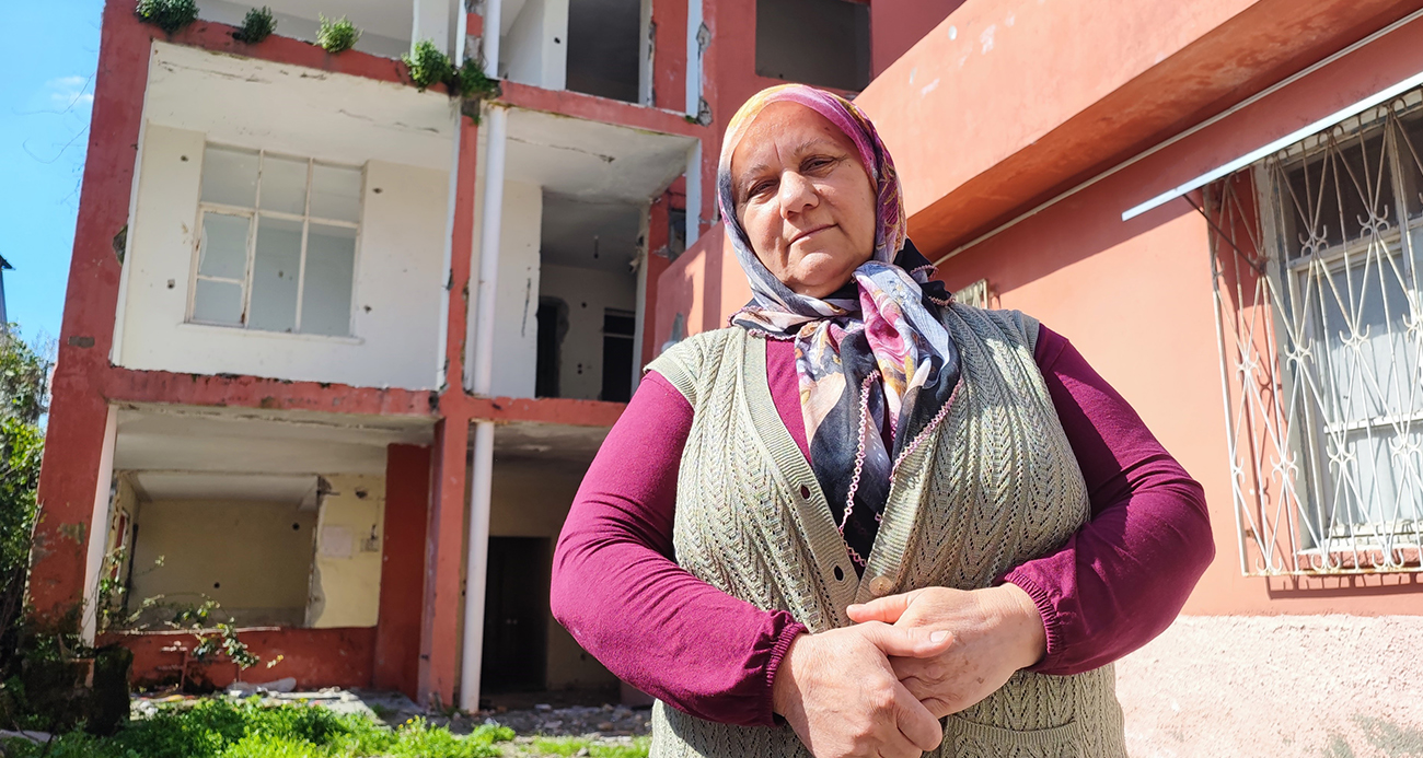 Adana’da Deprem Sonrası Tehlike Arz Eden Bina Endişe Yaratıyor