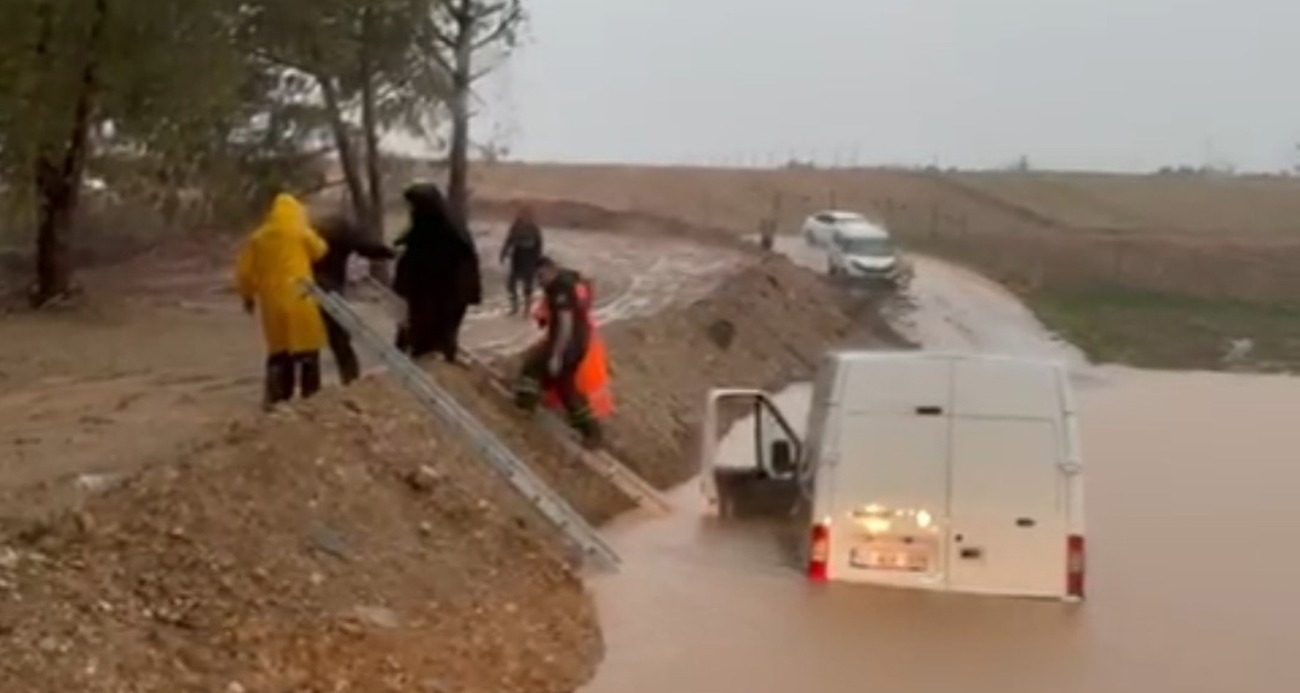 Adana’da Sağanak Yağışlar Hayatı Olumsuz Etkiledi