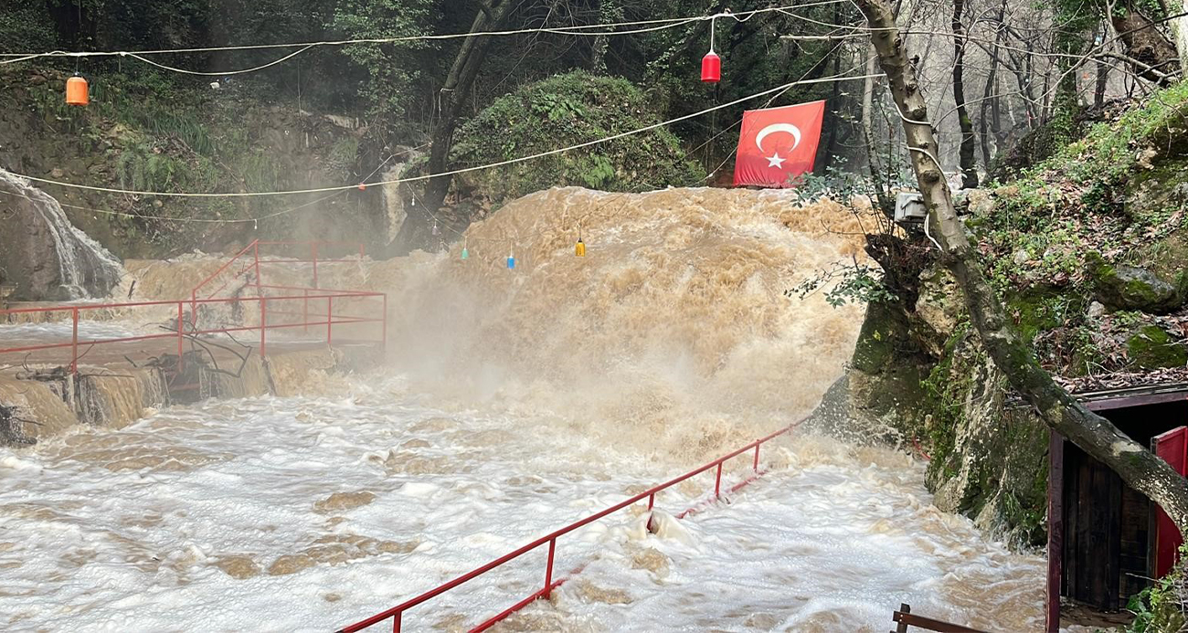 Alanya Oba Çayı’nın Taşması İşletmeleri Vurdu