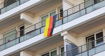 Almanya’da Şaşırtan Olay: 82 Yaşındaki Kadın, Annesinin Cesedini Saklayarak Maaşını Aldı