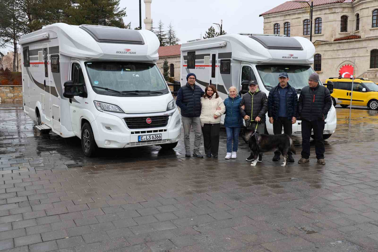 Almanya’dan Emekli Olan Gurbetçiler, Karavanla Türkiye’yi Keşfediyor